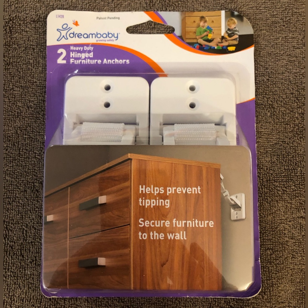 Dreambaby Heavy Duty Hinged Furniture Anchors, 2 Pack, White, New*